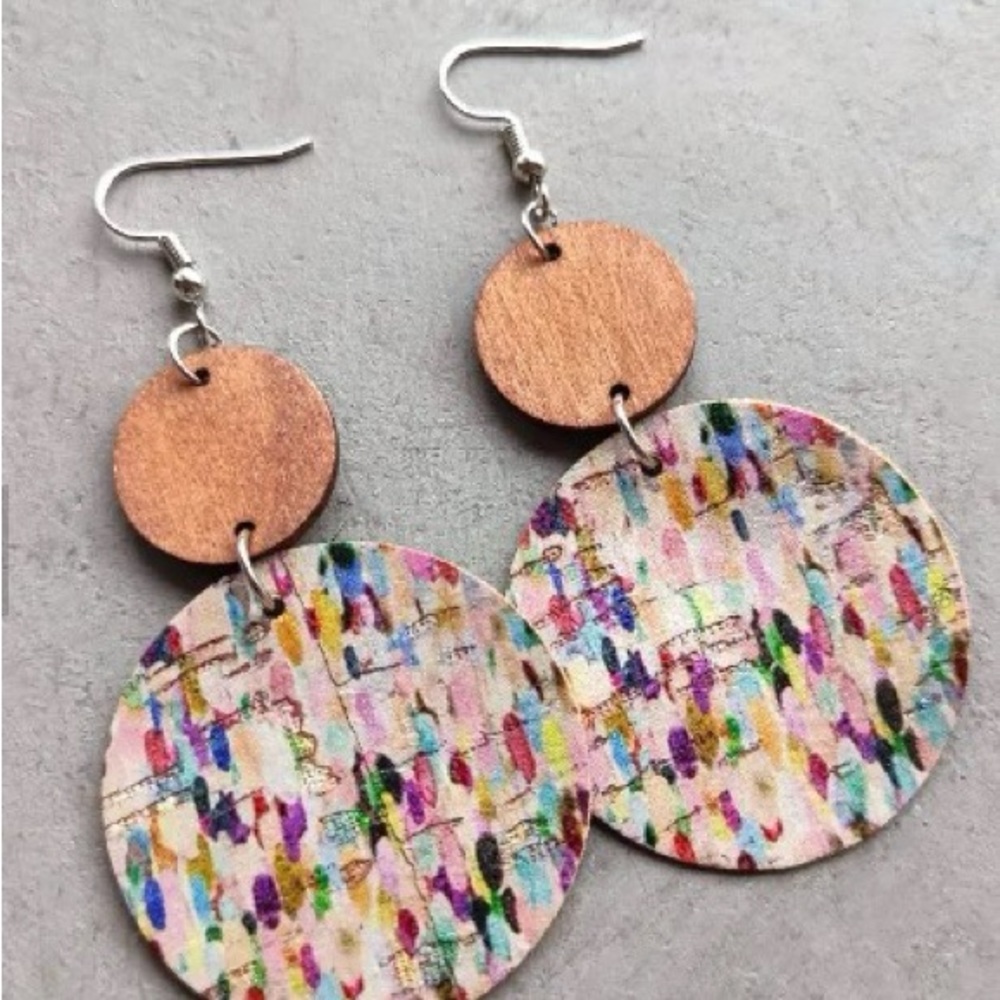 NWT MUTLI-COLORED SPECKLED WOODEN EARRINGS